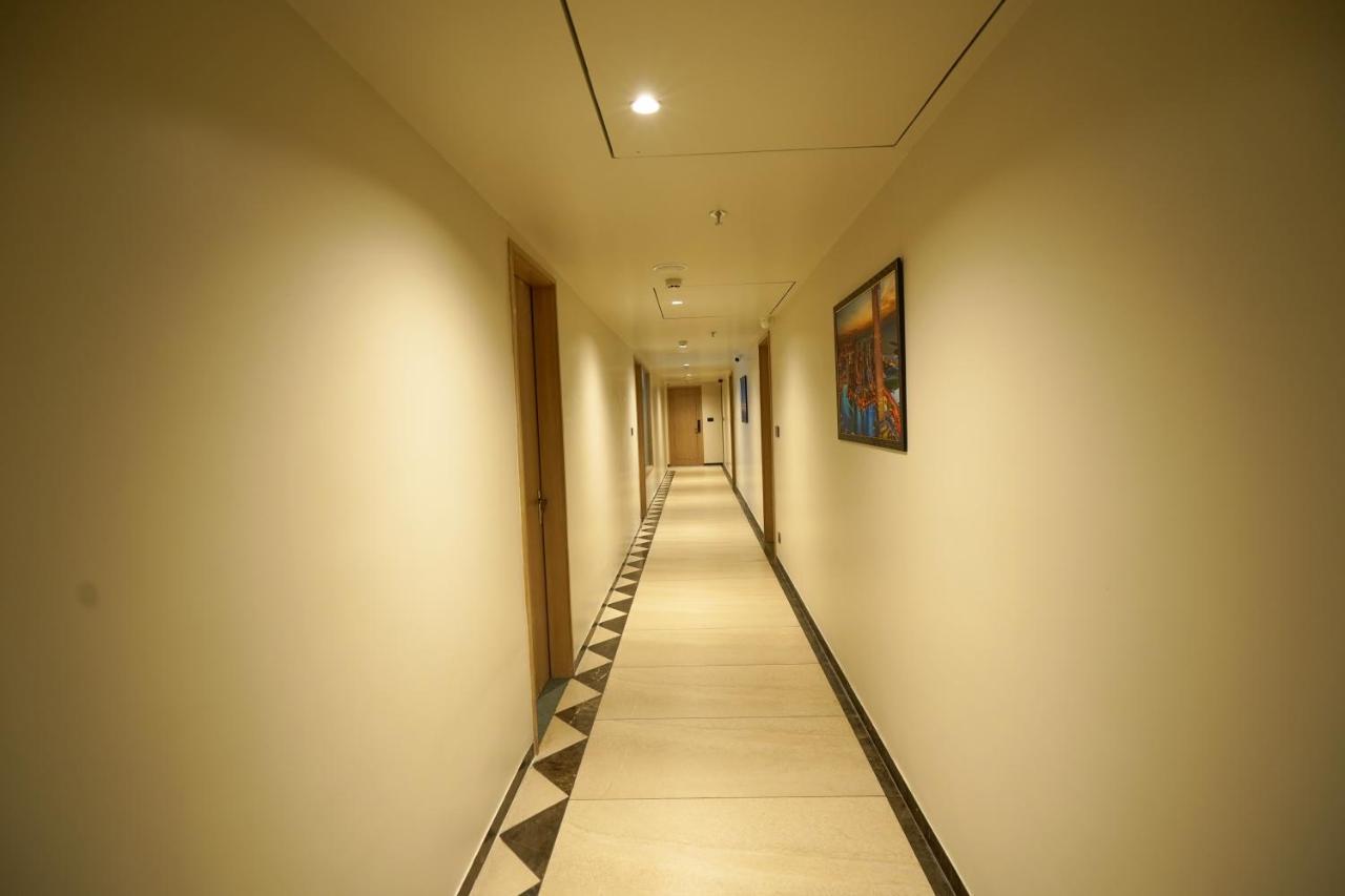 The Galleria Hotel Rajkot Buitenkant foto